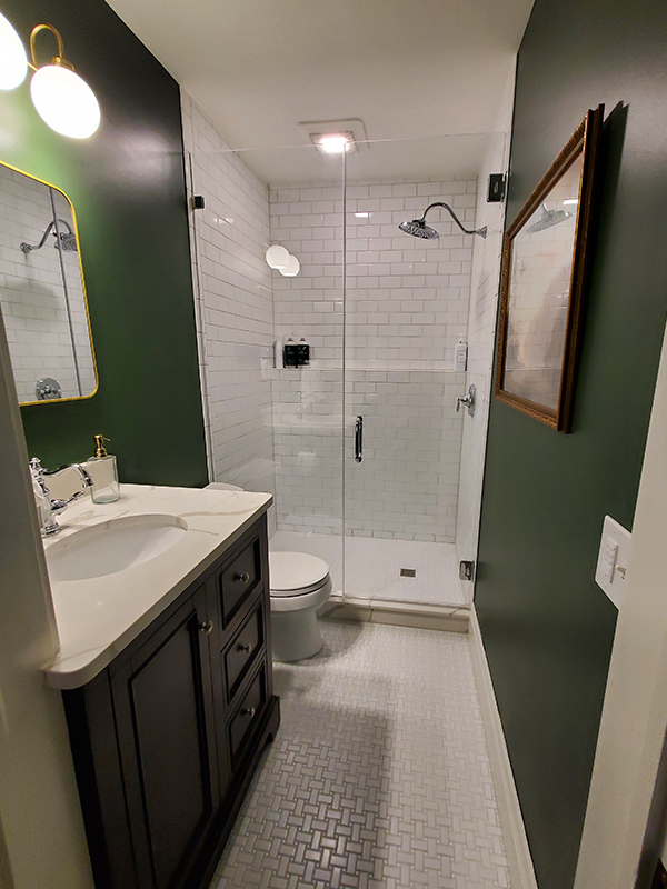 Classic Subway & Basketweave Bath