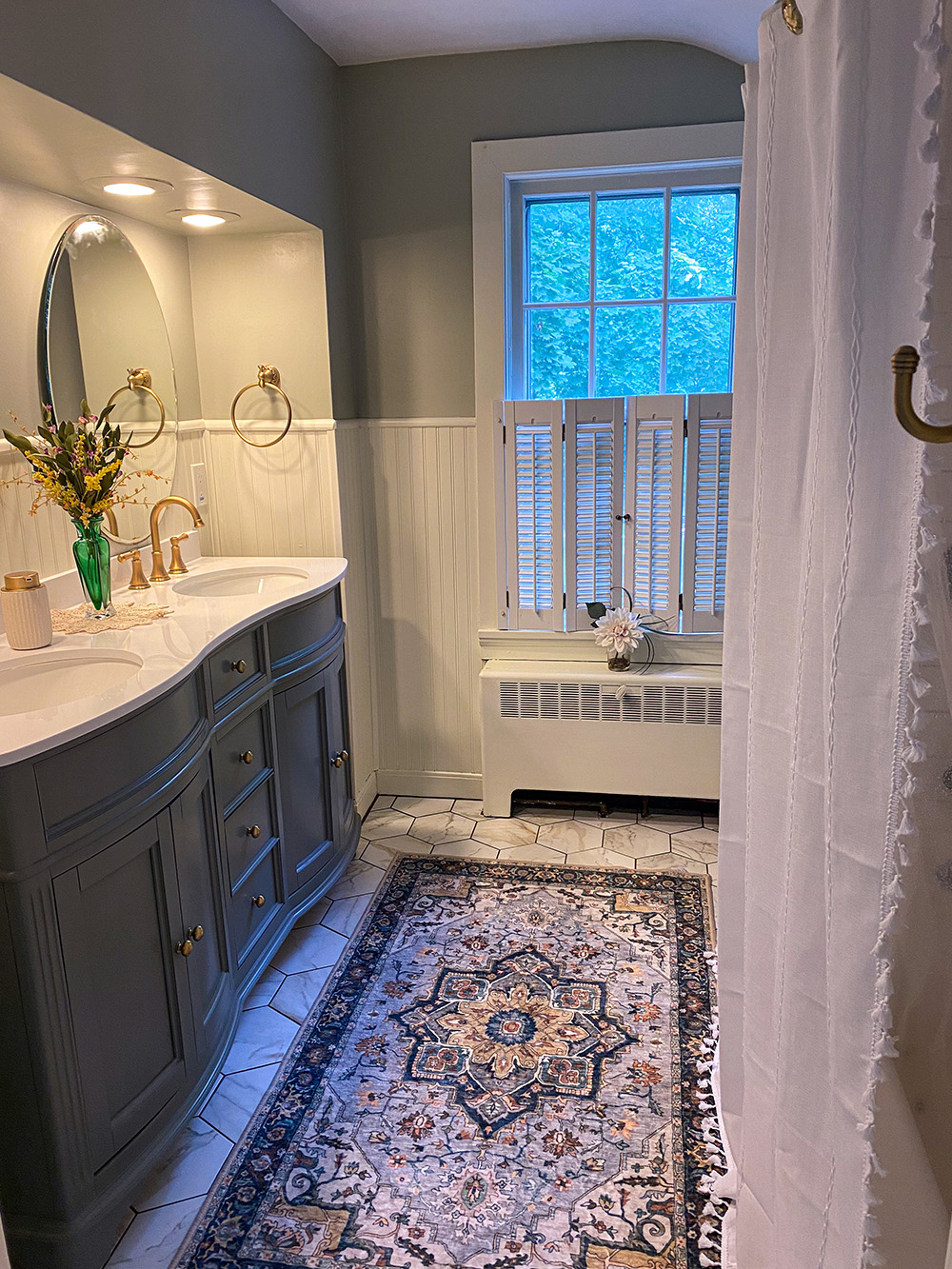 Bathroom before remodel